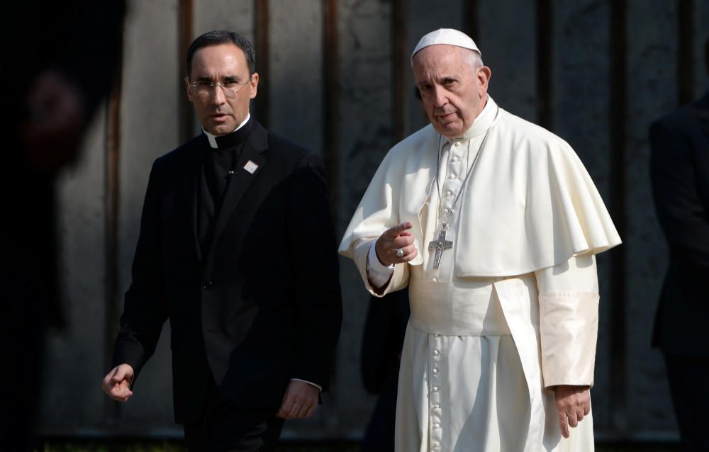 El Papa visita el campo de concentración de Auschwitz