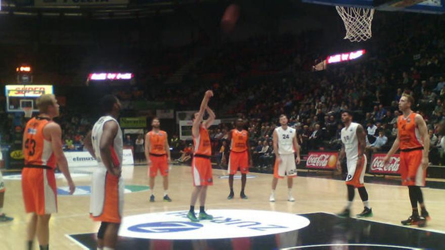 El Valencia Basket sabe sufrir para superar al Ulm