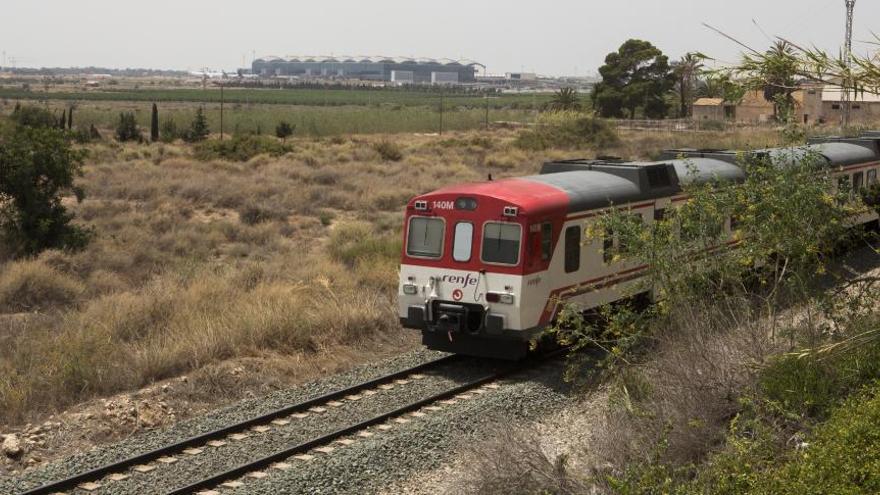 Una avería provoca cancelaciones y retrasos medios de 30 minutos en los cercanías Alicante-Murcia