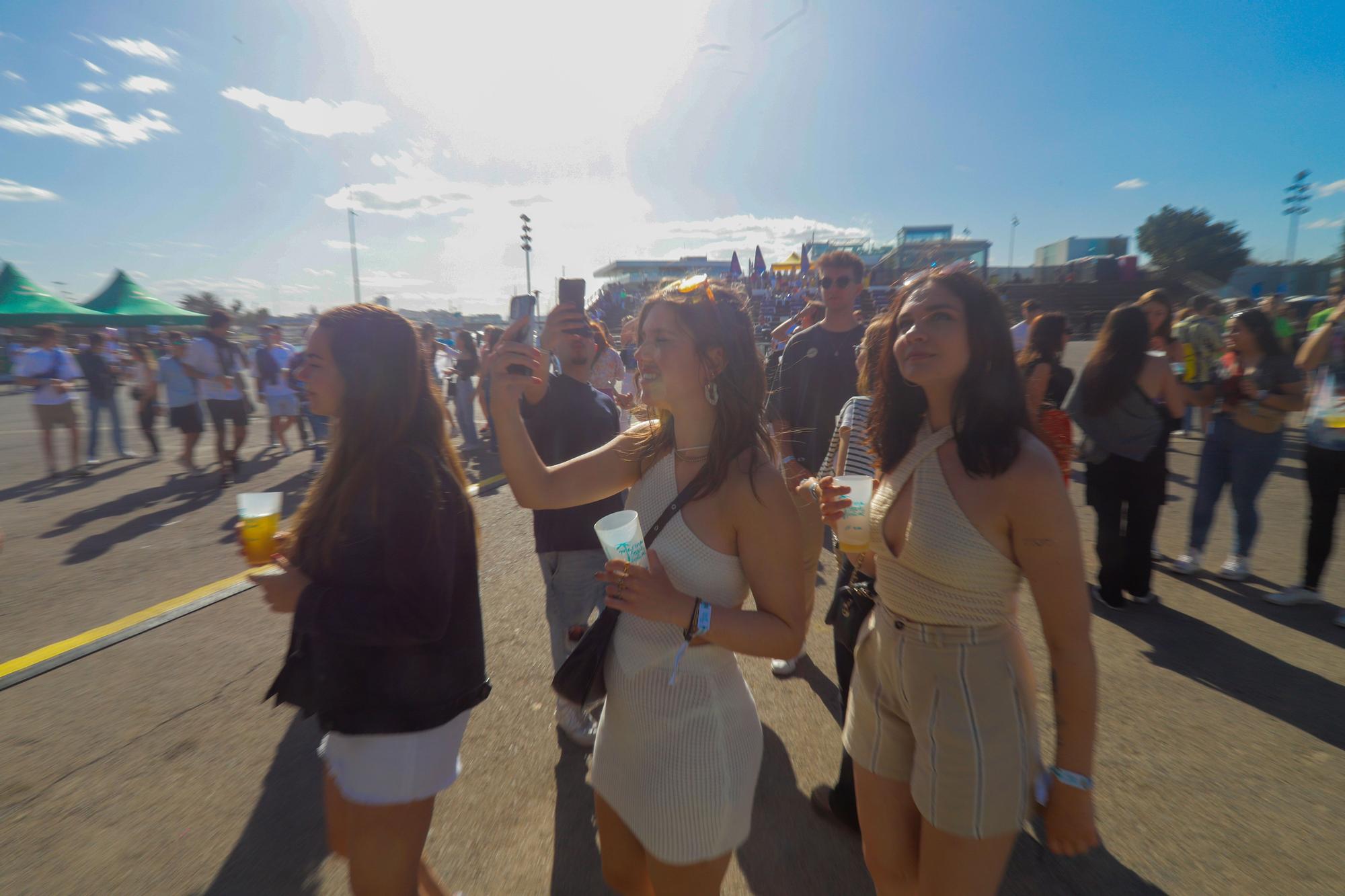 Búscate en las paellas universitarias de la Marina de València