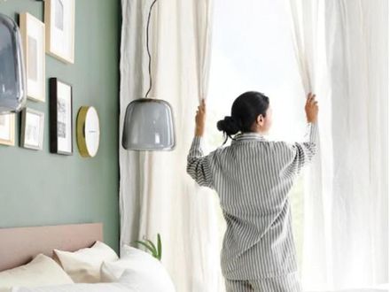 Así puedes colgar tus cortinas sin hacer agujeros en la pared