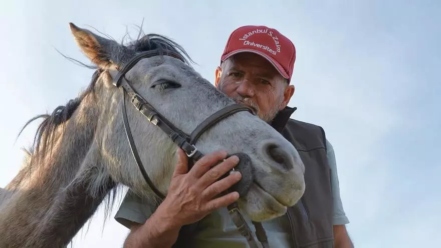 La historia del extremeño que llegó a La Meca a caballo: un viaje de ocho meses y 7.250 kilómetros