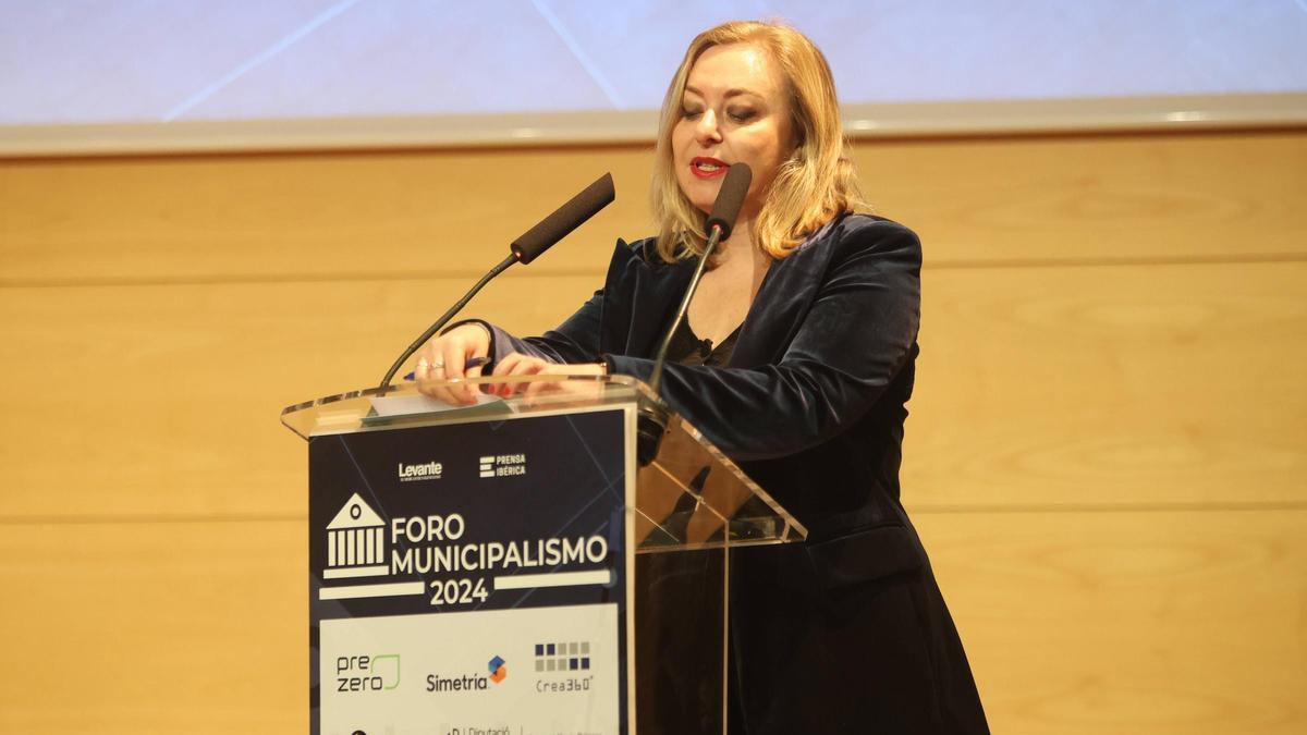 Natalia Enguix durante su intervención ayer en el Foro de Municipalismo de Levante-EMV.