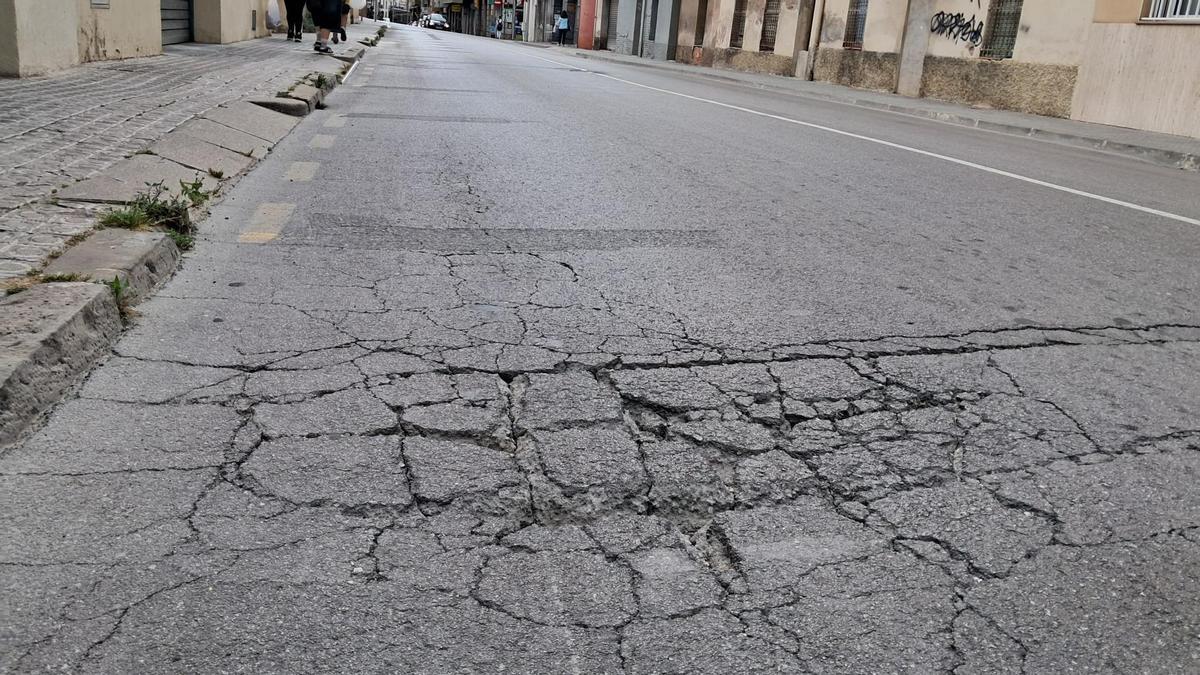 Calçada enfonsada del carrer del Viladordis de Manresa