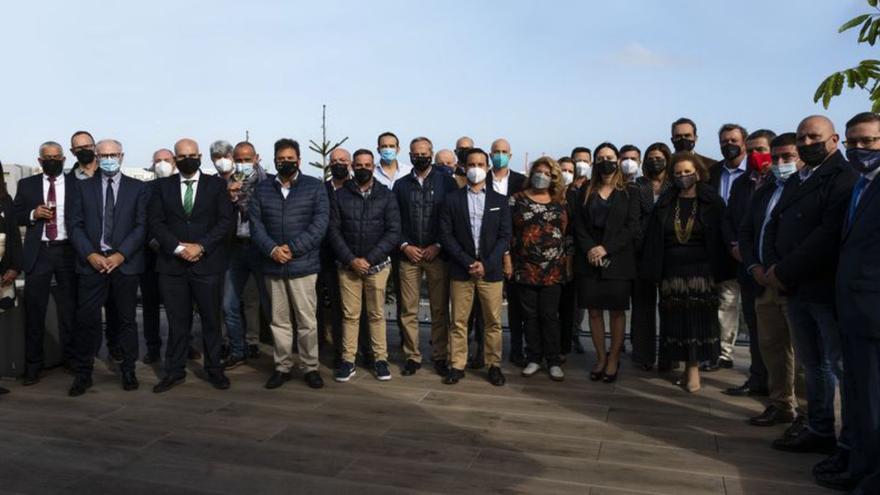 Foto de familia de los asistentes al encuentro navideño de Asocelpa.