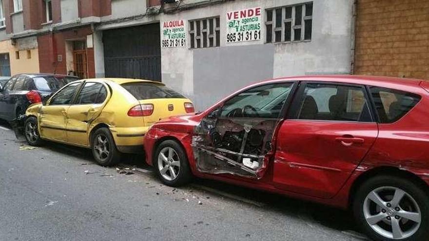 Coches afectados en La Calzada, en 2015.