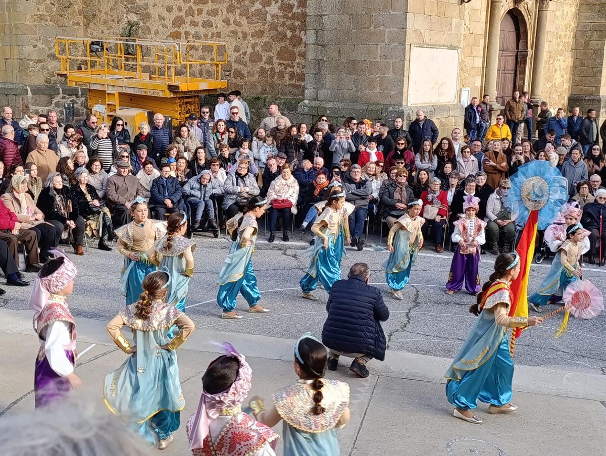 Madrigale y Escurial, en la provincia de Cáceres, celebran su Jueves de Comadres