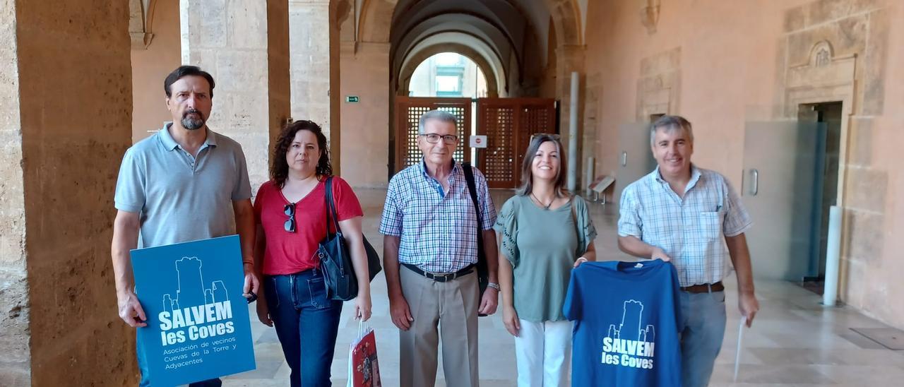 Representantes vecinales de Paterna, en el Monasterio de San Miguel de los Reyes