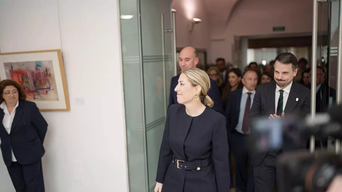 María Guardiola fracasa en la investidura pero no dará un paso al lado