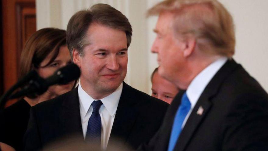 Las investigaciones en contra de Kavanaugh enfrentan a Trump con los demócratas