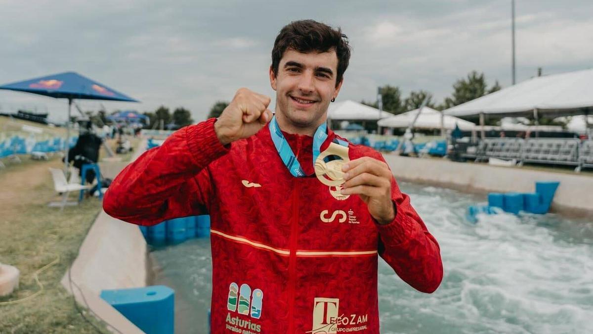 Miquel Travé, celebrant l'or assolit al mundial d'Oklahoma de C1