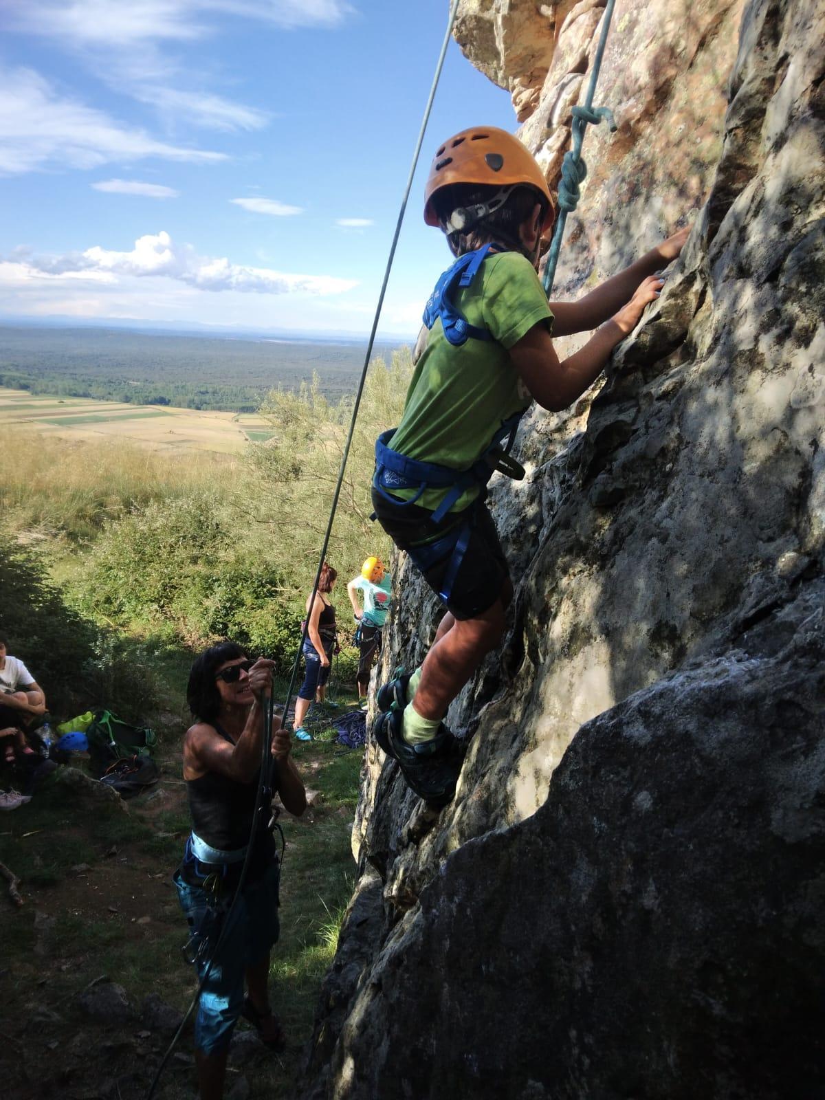 Concentración de escaladores en Arrabalde.