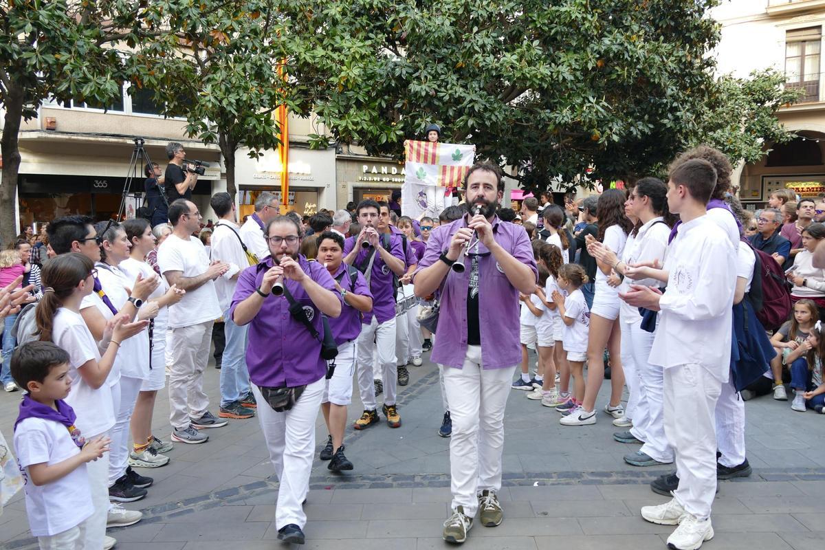 EN IMATGES | Les diferents generacions de la Colla Castellera de Figueres protagonitzen el pregó de Santa Creu