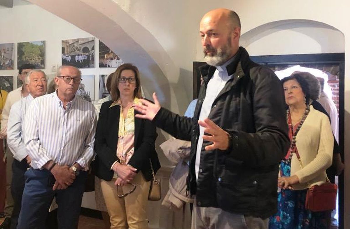 Miguel Ángel García durante la inauguración del nuevo espacio expositivo