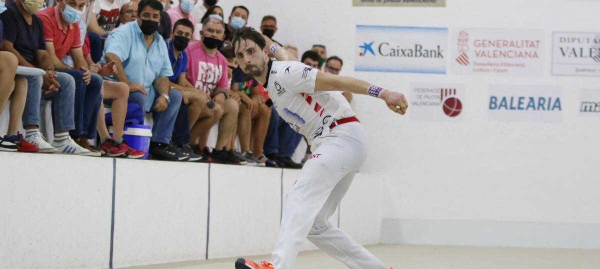 Nit màgica a Vila-real i debut de Tonet