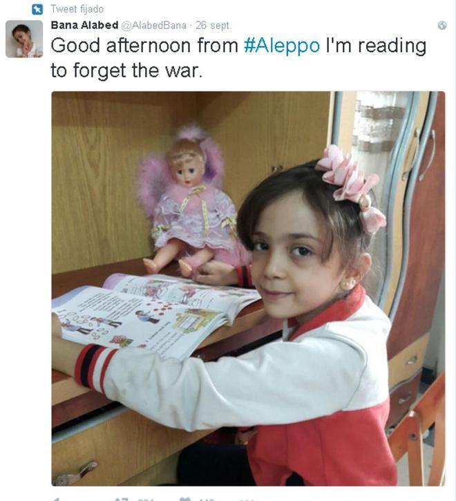 Un mensaje de Bana Alabed, de siete años, en que explica que leyendo intenta evadirse de los bombardeos.