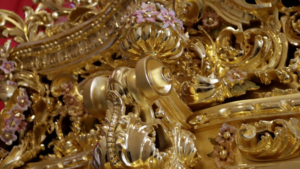 Presentación del dorado del trono de la Pollinica.
