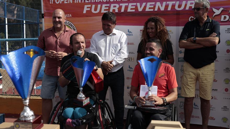 Topher Triviño, campeón del primer torneo internacional de pádel en silla