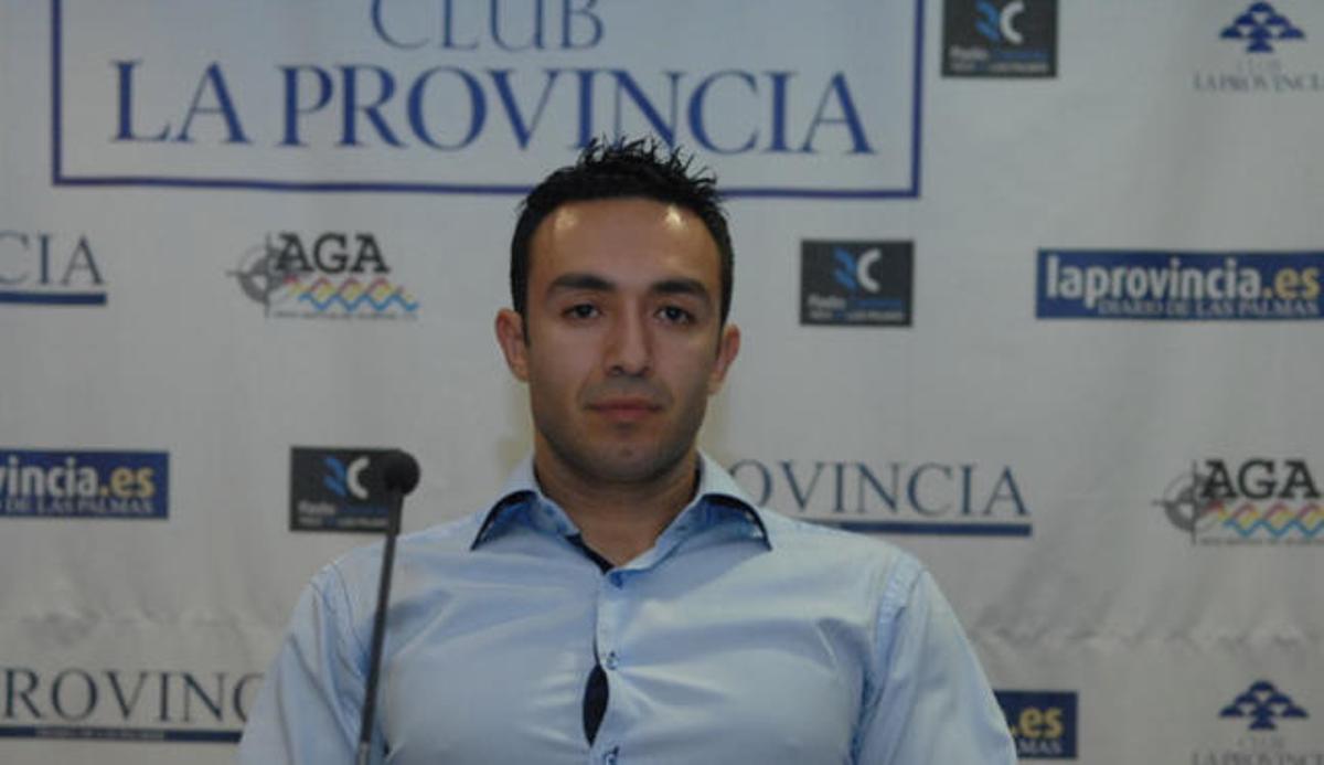 Salim Lamrani, ayer, en la conferencia en el Club La Provincia. | adolfo marrero