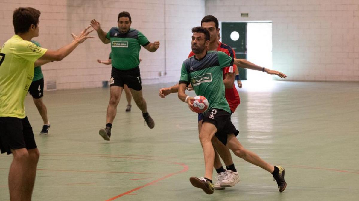 Dos instantes de un partido del I torneo adaptado “Ciudad de Zamora”. | |  J. L. F.