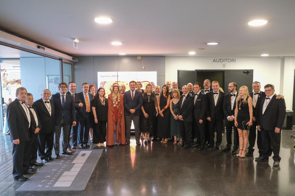 Así ha sido la Gala de entrega de las distinciones de honor de la Real Orden de la Dama en Elche Así ha sido la Gala de entrega de las distinciones de honor de la Real Orden de la Dama en Elche