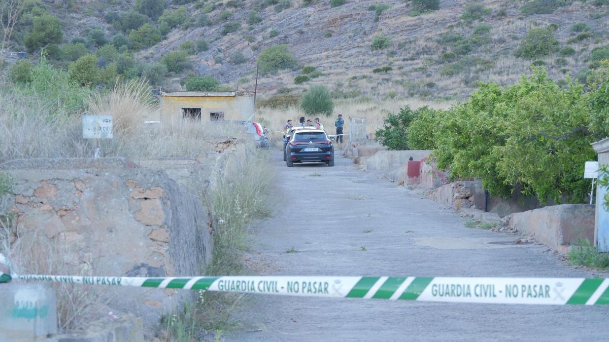 El hallazgo del cuerpo sin vida de Rosa Elena Solsona en la Vall d’Uixó confirmó un nuevo suicidio tras tres días de incansable búsqueda por parte de familiares y amigos, que movilizaron a 500 personas.