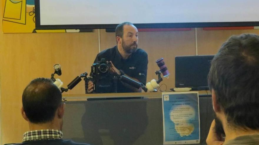 Jorge Chachero, ayer, durante su conferencia en La Baragaña.