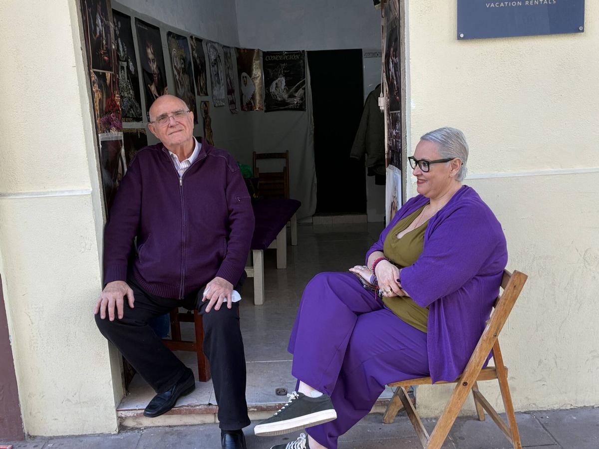 Siempre es una alegría ver a Juan Rosén, que ve las procesiones en su querida Carretería.