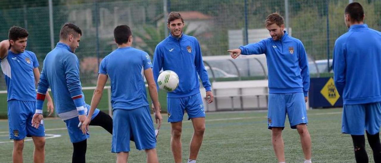 De izquierda a derecha, Bonilla, Edu, Miki, Bruno, Álex González y Canedo durante un entrenamiento en Príncipe Felipe. // Rafa Vázquez