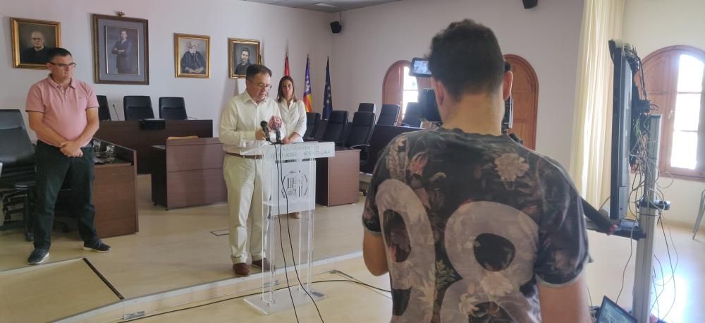 Rueda de prensa ofrecida por el Ayuntamiento de Sant Josep.