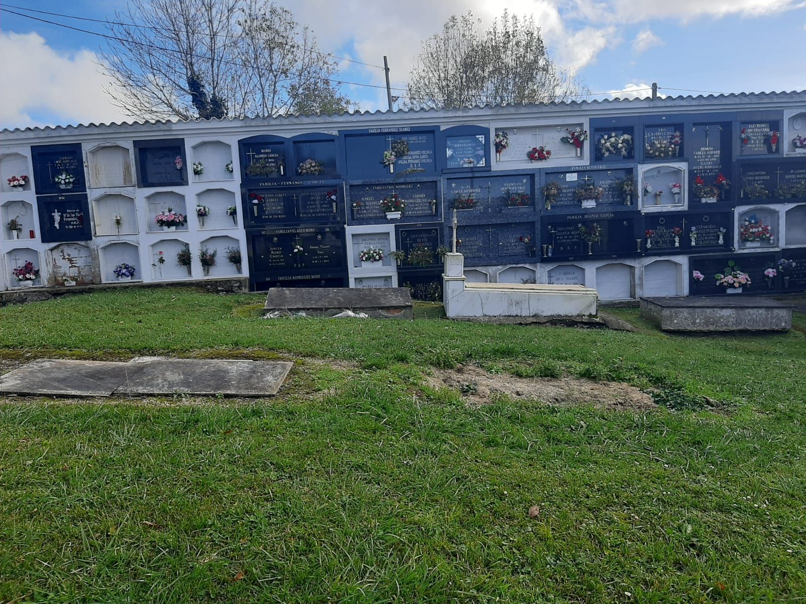 Muñó se une para mejorar el cementerio: así está el camposanto local