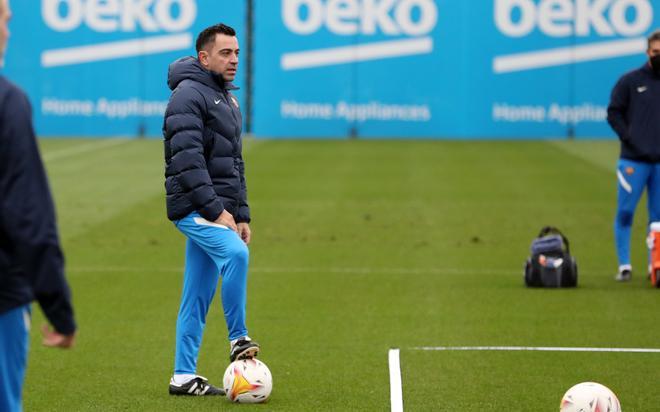 El segundo entrenamiento de Xavi, en imágenes