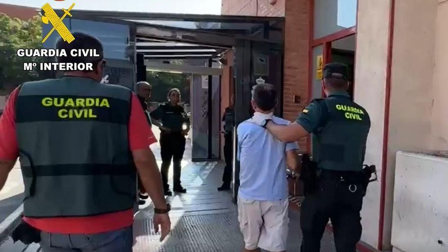 Detenido un profesor por hacerse pasar por un menor para pedir fotos de carácter sexual a una niña de diez años