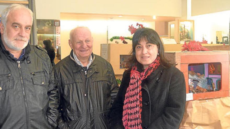 Xavier Rioja, Joan Moré i Maria Mendieta, membres de l&#039;associació Amics del Pessebre de Berga