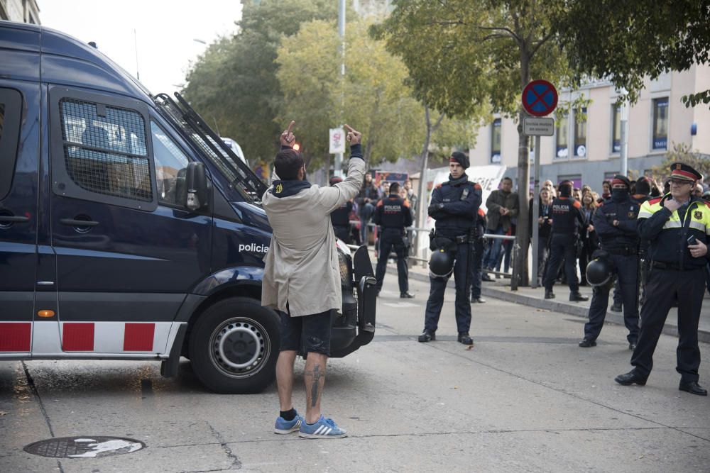 La manifestació per la unitat d''Espanya aplega unes 700 persones a Manresa