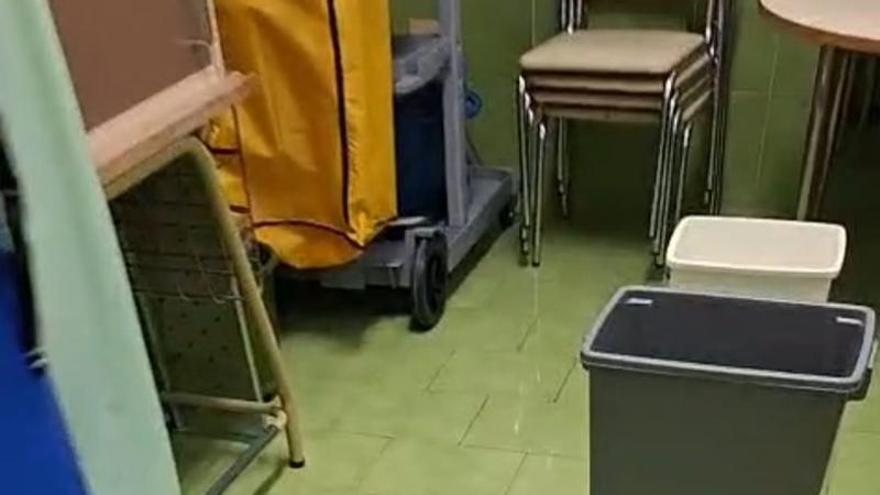 Humedades y goteras, en el colegio de educación especial Ponce de León de Plasencia