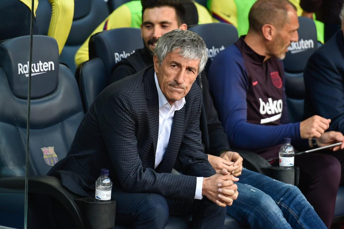 15/02/2020 15 February 2020, Spain, Barcelona: Barcelon’s manager Quique Setien watches his players in action during the Spanish Primera Division soccer match between Barcelona and Getafe at the Camp Nou stadium. Photo: Espa Photo Agency/CSM via ZUMA Wire/dpa