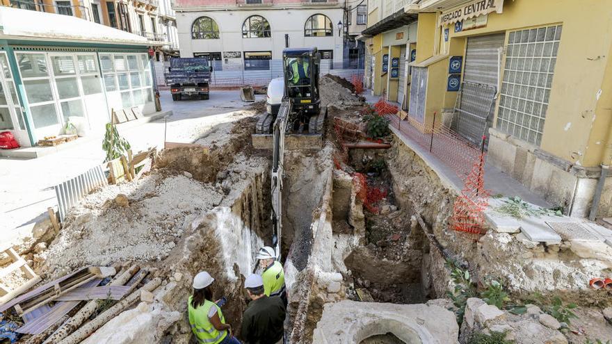 Catas arqueológicas recientes realizadas en el entorno del Mercado Central por parte de la empresa mixta Aigües d&#039;Elx.