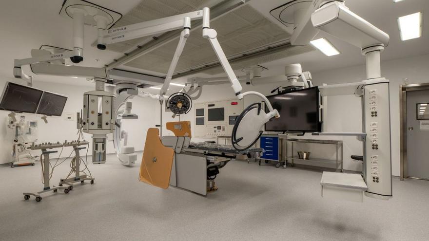 Uno de los quirófanos híbridos ubicados en la primera planta del edificio de ampliación del hospital. | L.O.