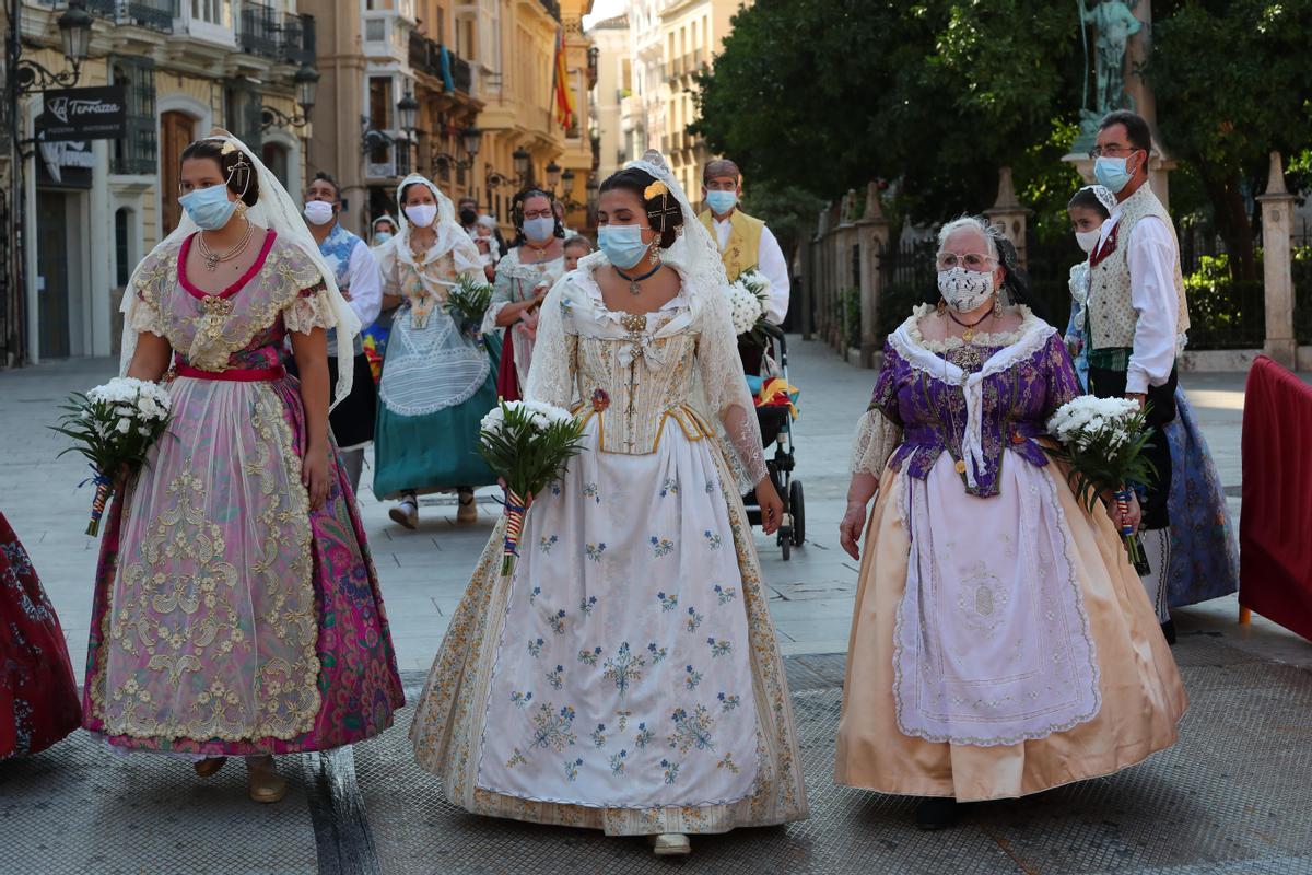 Búscate en la ofrenda por la calle caballeros de las 17:00 a las 18:00