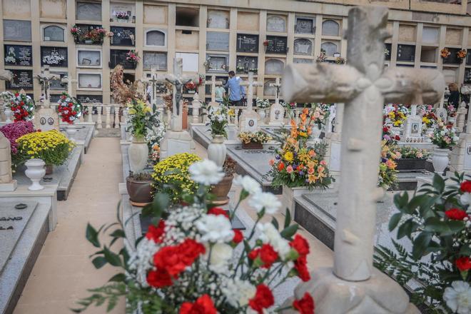 Día de Todos los Santos en el Cementerio de Orihuela este 1 de noviembre de 2023.