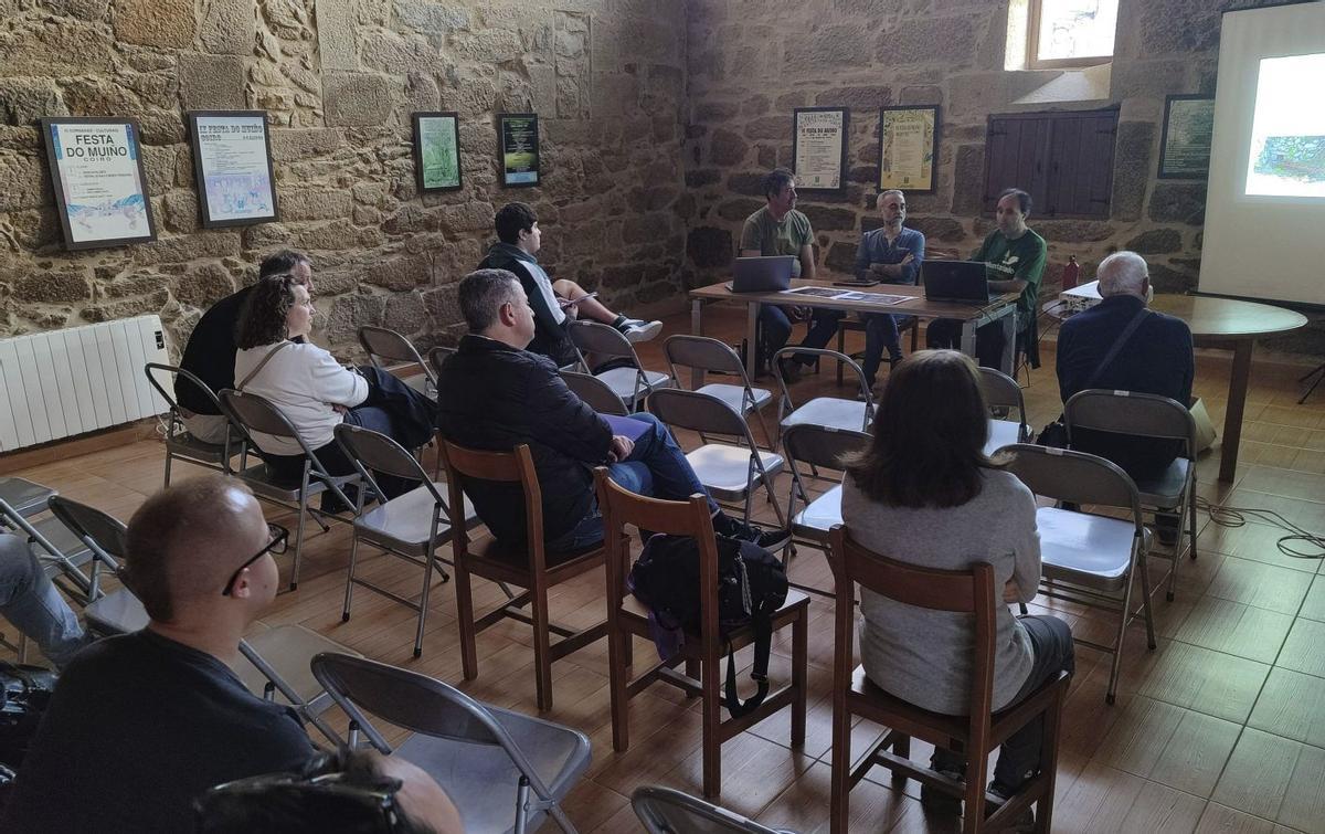 Reunión de propietarios, el viernes, en el centro sociocultural de Coiro.
