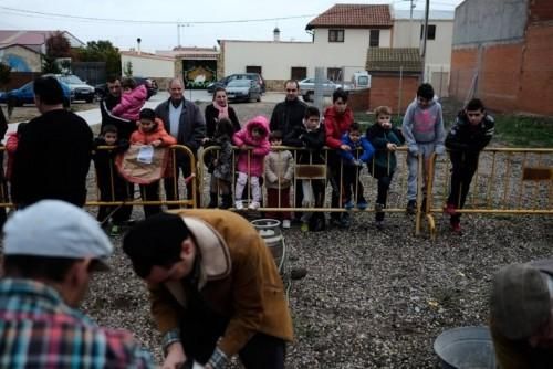 Matanza tradicional en Monfarracinos