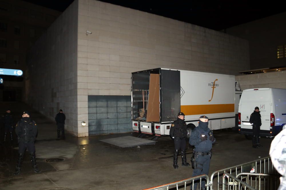 Càrregues policials davant el Museu de Lleida durant l'operació Sixena