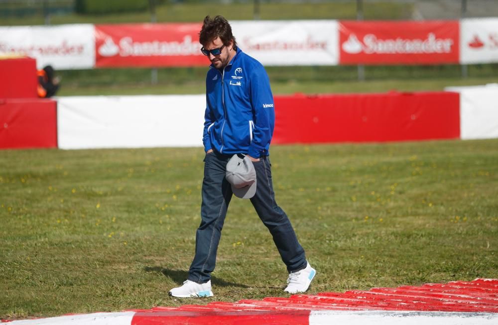 Fernando Alonso visita el circuito de Karting en Llanera