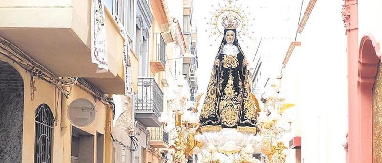 El momento de la salida de la patrona de su capilla ha sido especialmente emotivo este año.