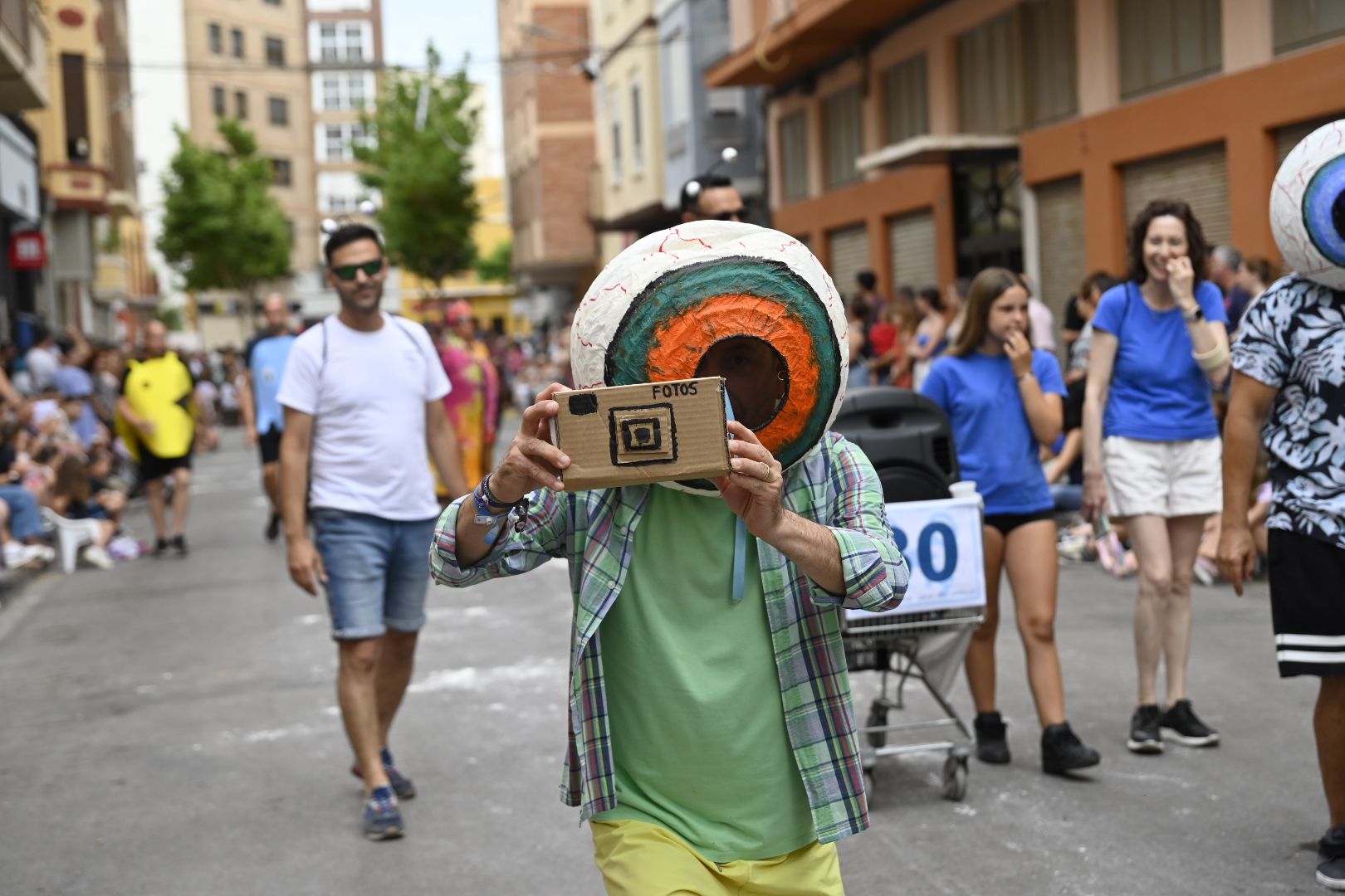 Imaginación y humor al poder en el desfile de las collas del Grau