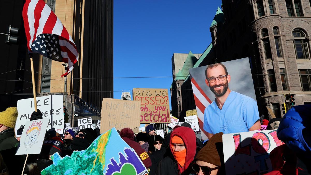 Dos latinos, identificados como los agentes de la policía migratoria de Trump que mataron a Pretti en Minneapolis