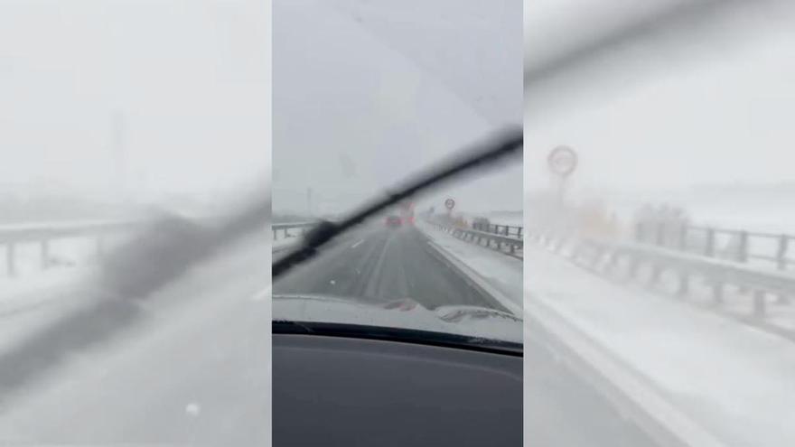 Más nieve y frío en España por culpa del temporal: última hora de las  alertas de la Aemet y carreteras afectadas