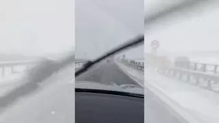 La nieve obliga a embolsar camiones en la A-1 en Burgos y en la A-2 en Soria
